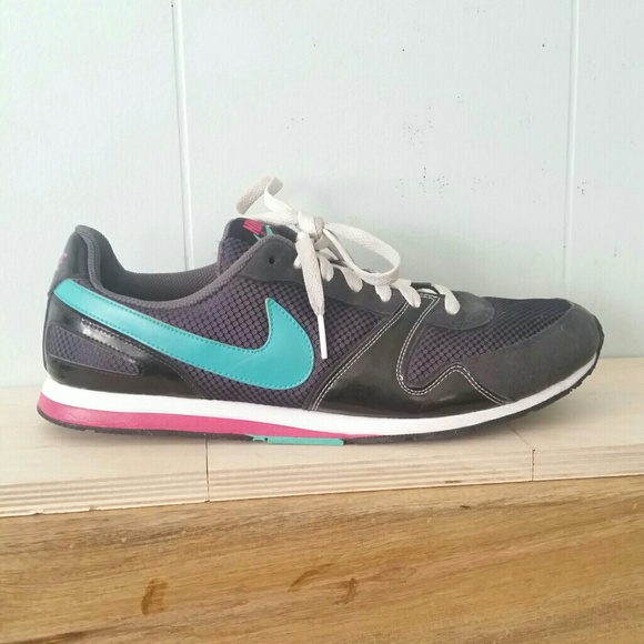 nike retro trainers womens